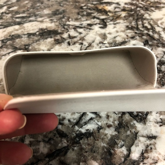 Michael Kors Sunglass Eyeglass Hardshell Case Snap Closure and Cloth - Picture 7 of 11